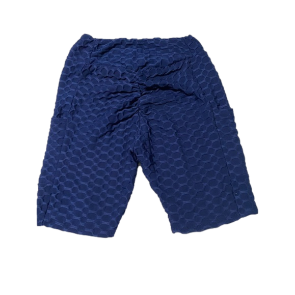 Scrunched Butt workout shorts with pockets medium - Picture 2 of 4